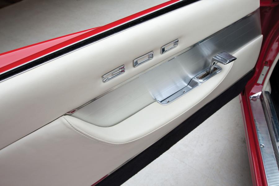 Детали интерьера Chrysler 300G Convertible (RC4/P 845) 1961 года  (фото 60 из 85)